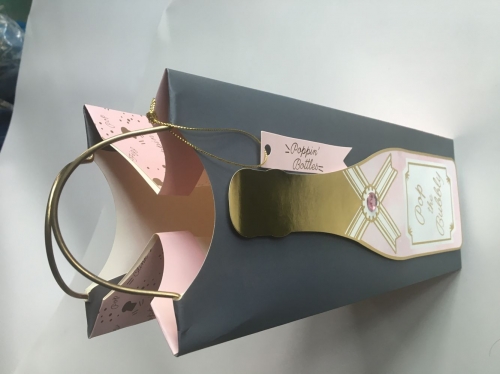 Die Cut Handle Bags, Wine bag with gold metal handle